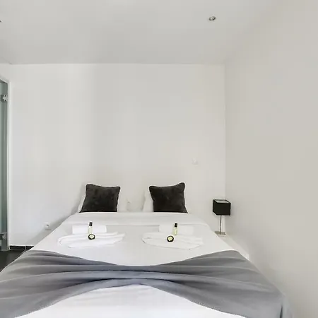 Apartment Grand Deux Pieces Au Coeur Du Marais Paris